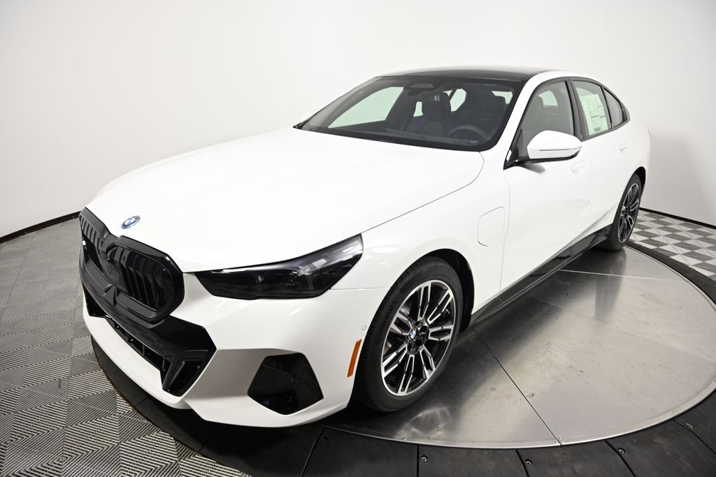 New 2027 BMW 5 Series 550e xDrive Sedan