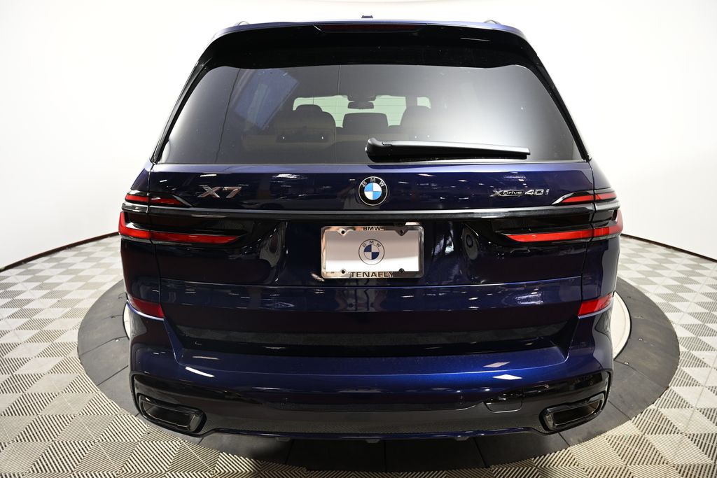 New 2027 BMW X7 xDrive40i SUV