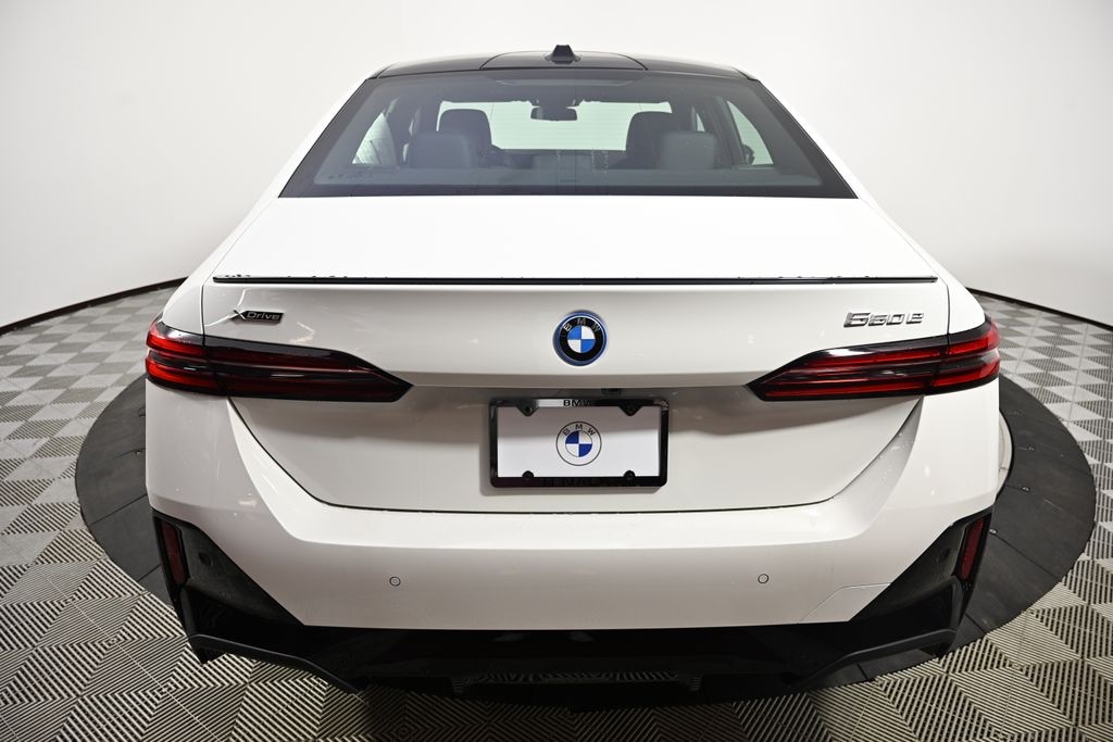 New 2027 BMW 5 Series 550e xDrive Sedan