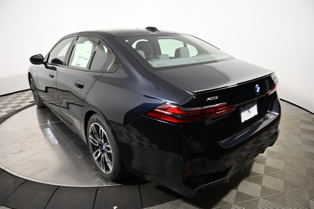 New 2027 BMW 5 Series 550e xDrive Sedan