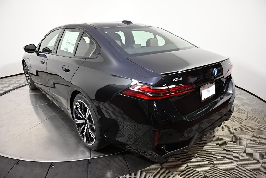 New 2027 BMW 5 Series 550e xDrive Sedan