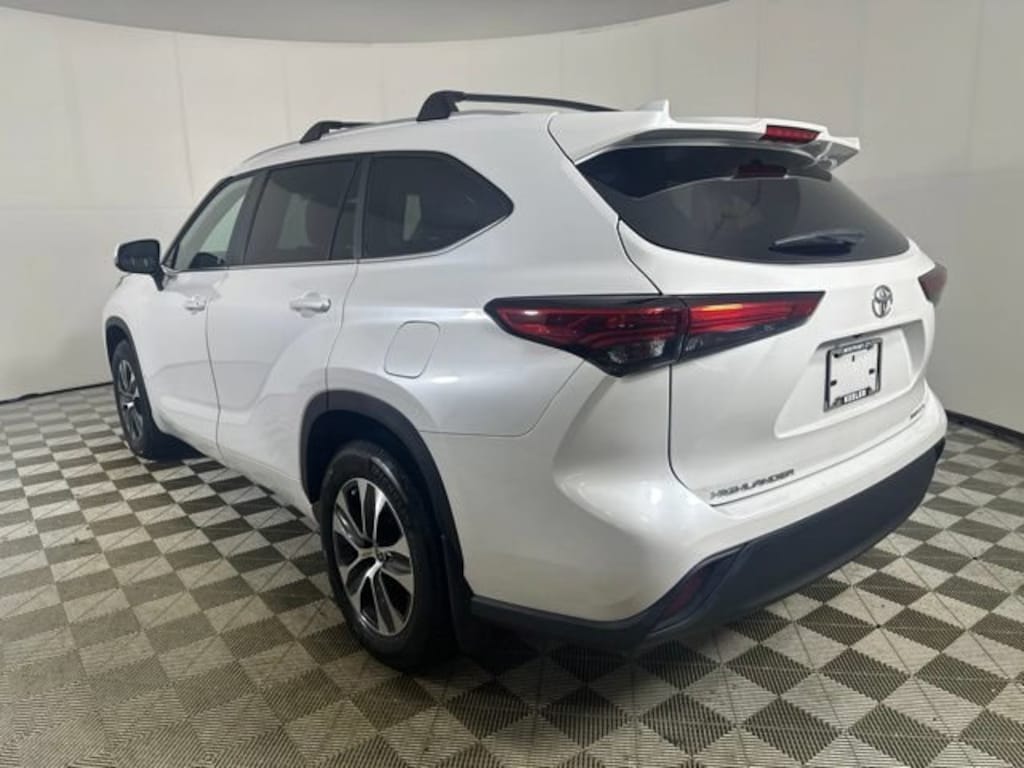 Used 2023 Toyota Highlander XLE SUV