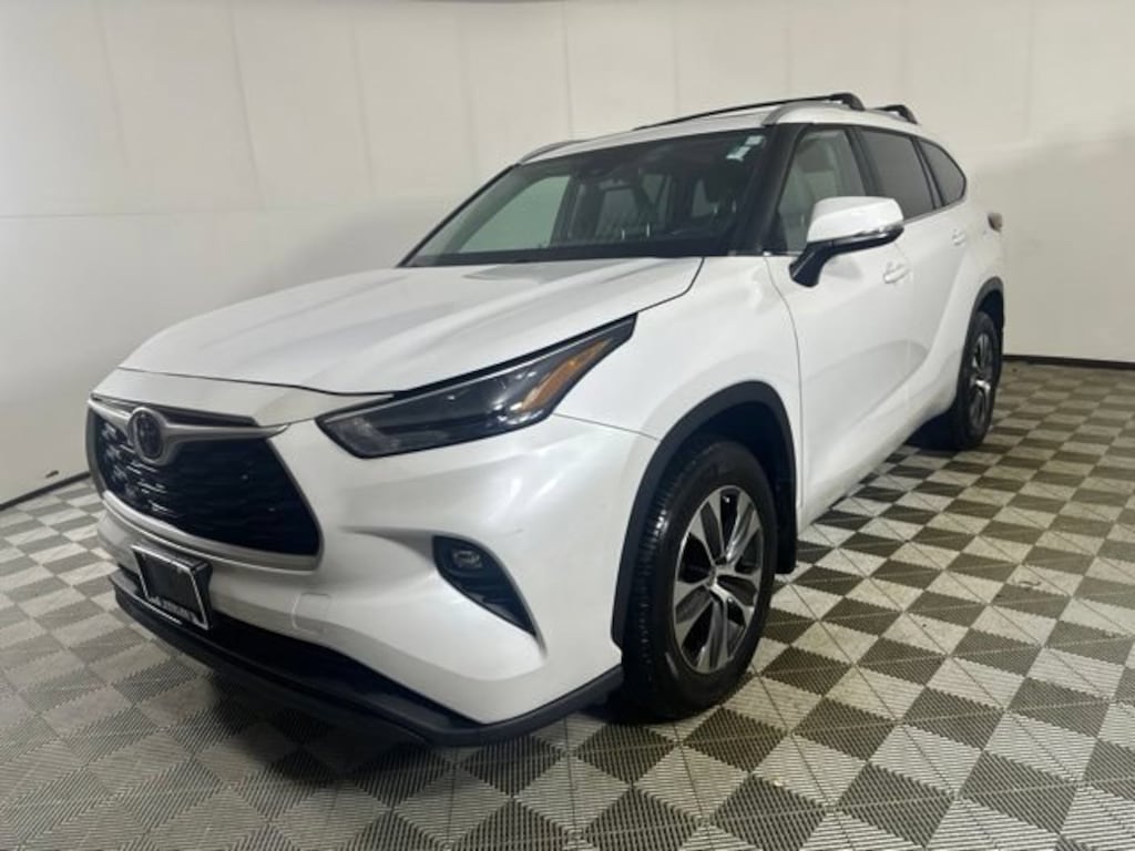 Used 2023 Toyota Highlander XLE SUV