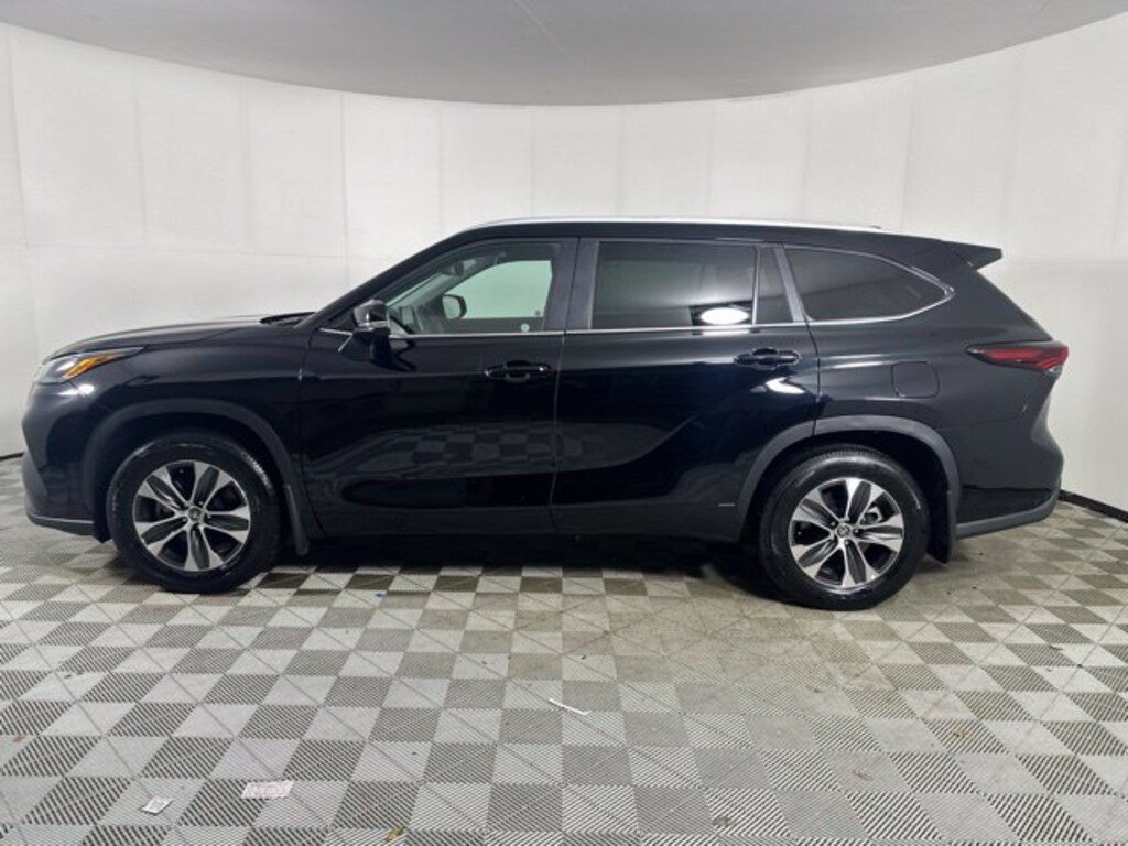 Certified 2026 Toyota Highlander XLE SUV