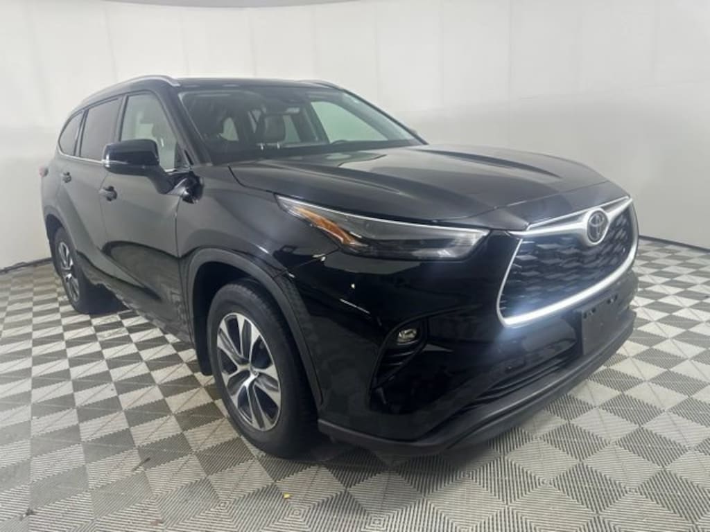 Used 2022 Toyota Highlander XLE SUV
