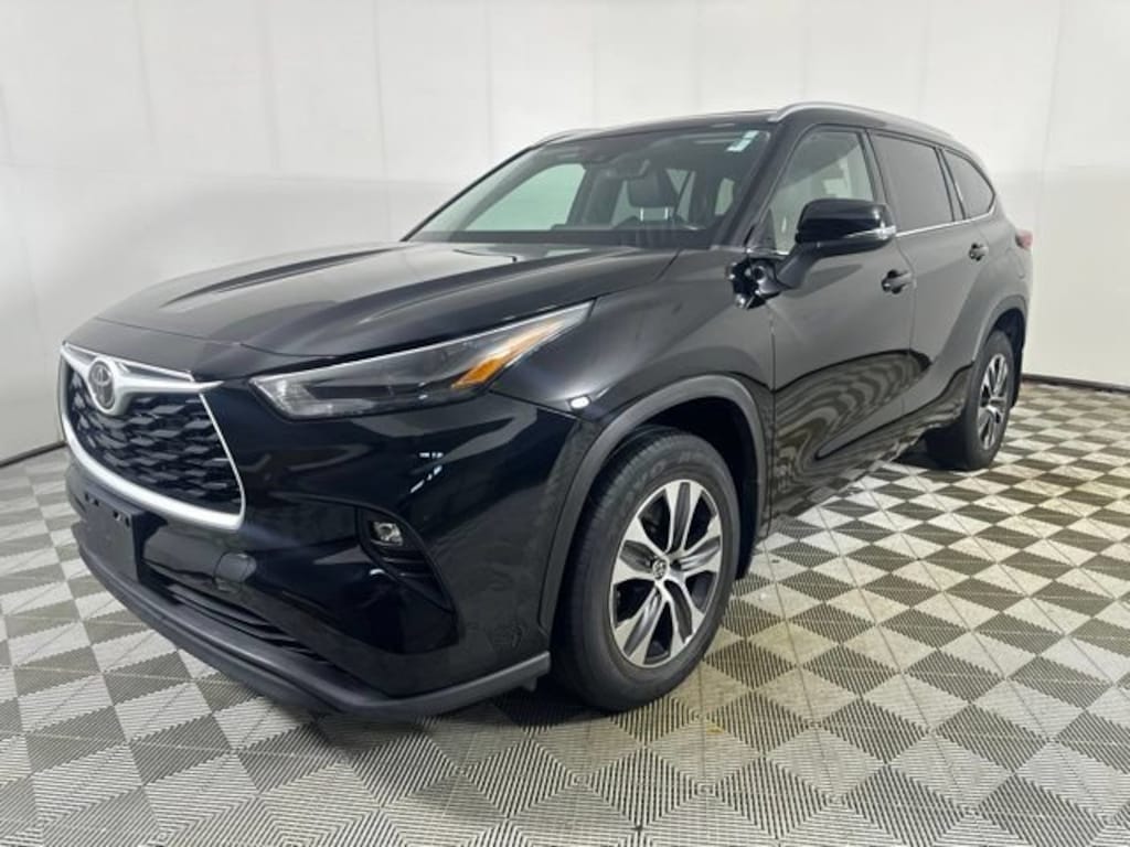 Used 2022 Toyota Highlander XLE SUV