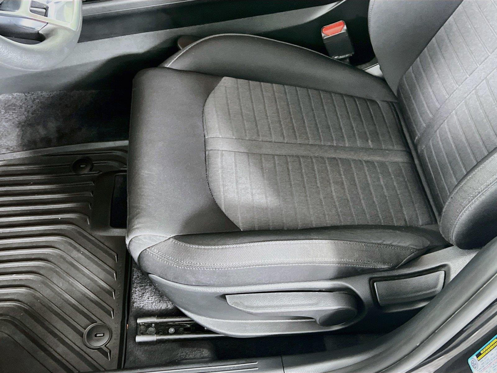 2025 Kia K5 LXS - Photo 20