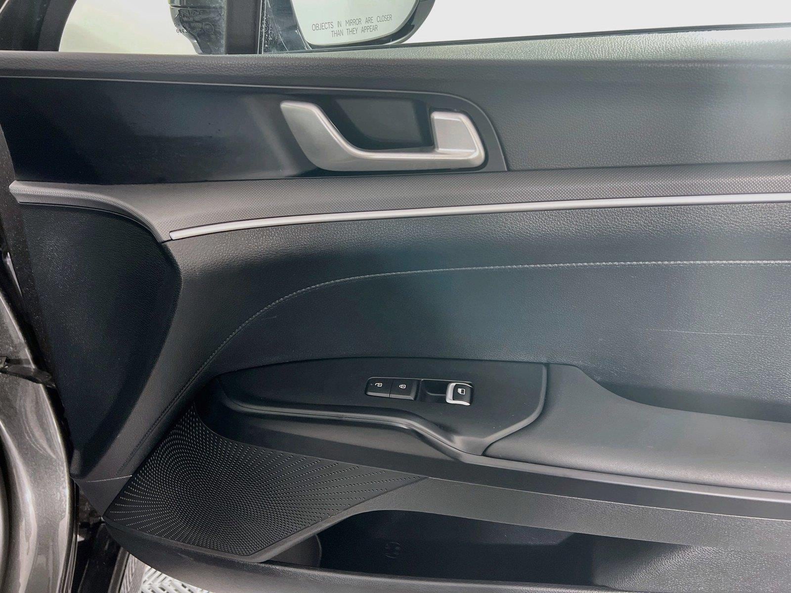 2025 Kia K5 LXS - Photo 29