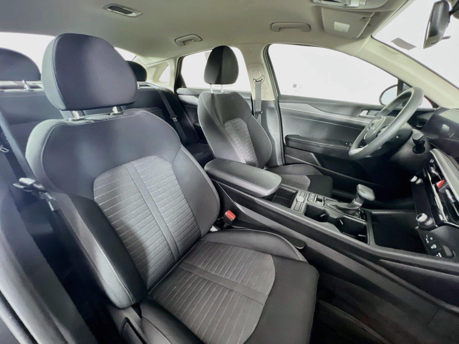 2025 Kia K5 LXS - Photo 26