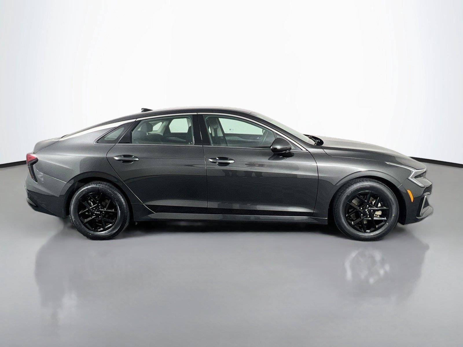 2025 Kia K5 LXS - Photo 7