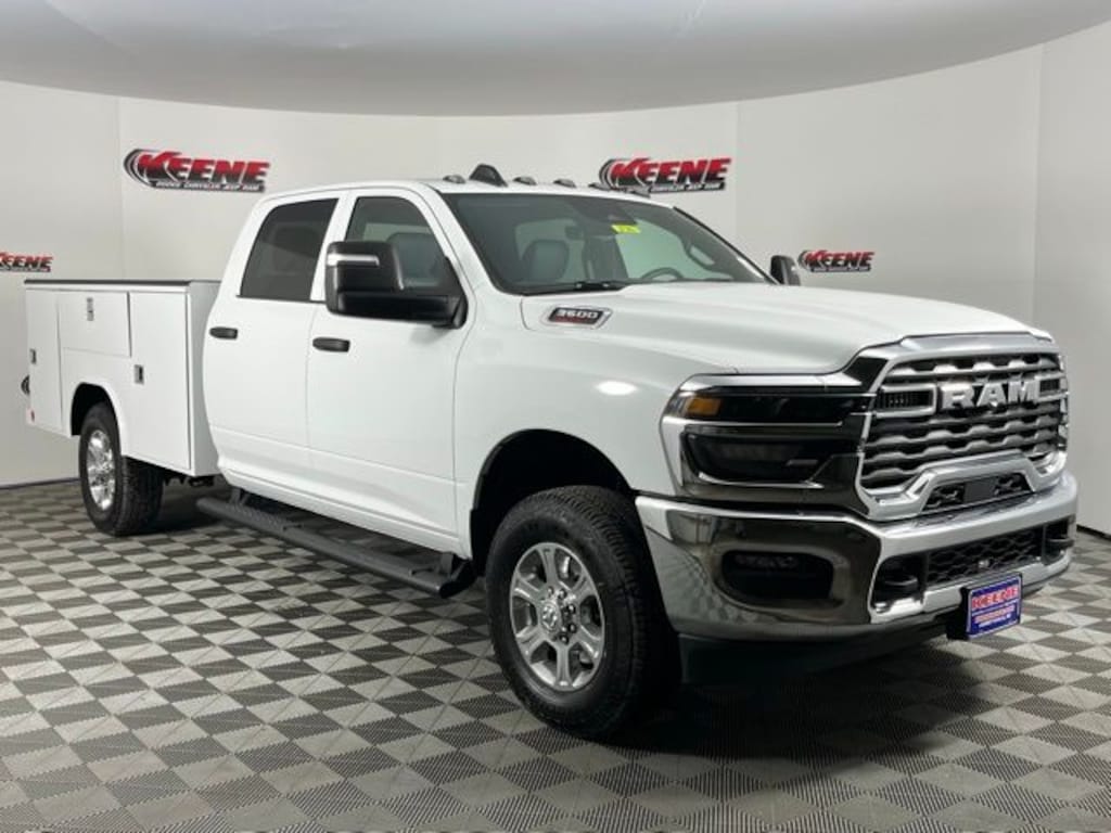 New 2026 Ram 3500 Chassis Cab TRADESMAN CREW 4X4 60' CA Pickup