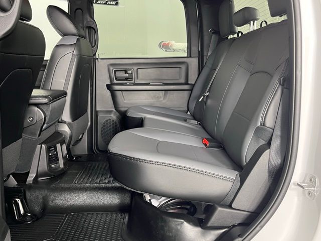 2026 RAM 3500 Chassis Tradesman - Photo 26