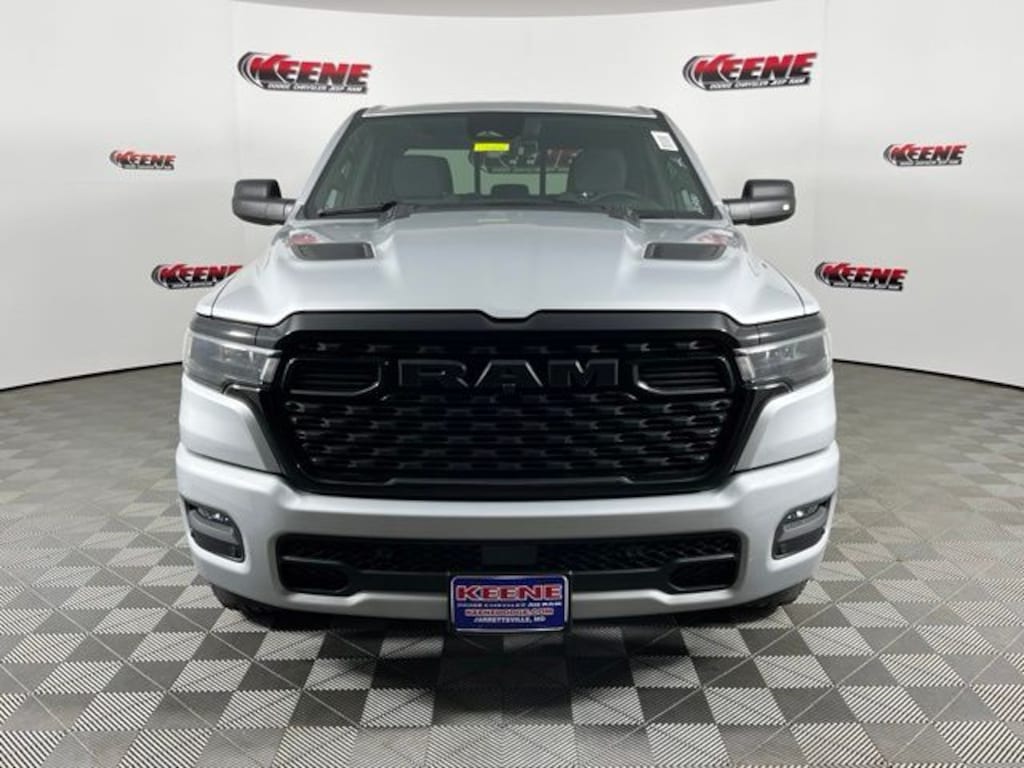 New 2026 Ram 1500 EXPRESS CREW CAB 4X4 5'7 BOX Pickup