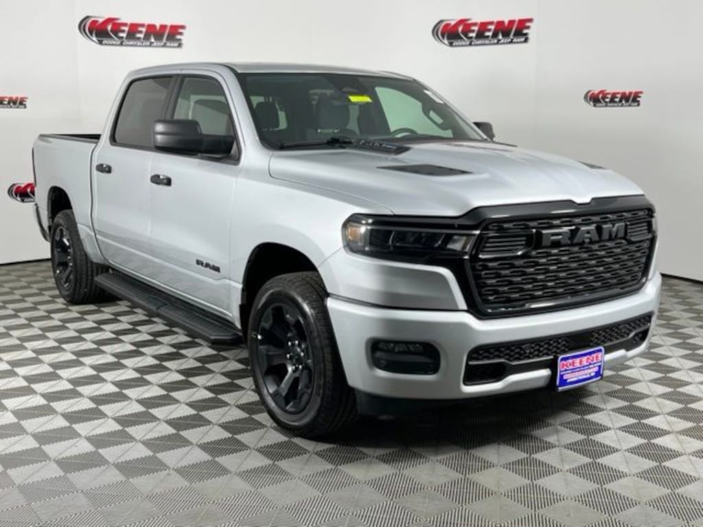New 2026 Ram 1500 EXPRESS CREW CAB 4X4 5'7 BOX Pickup