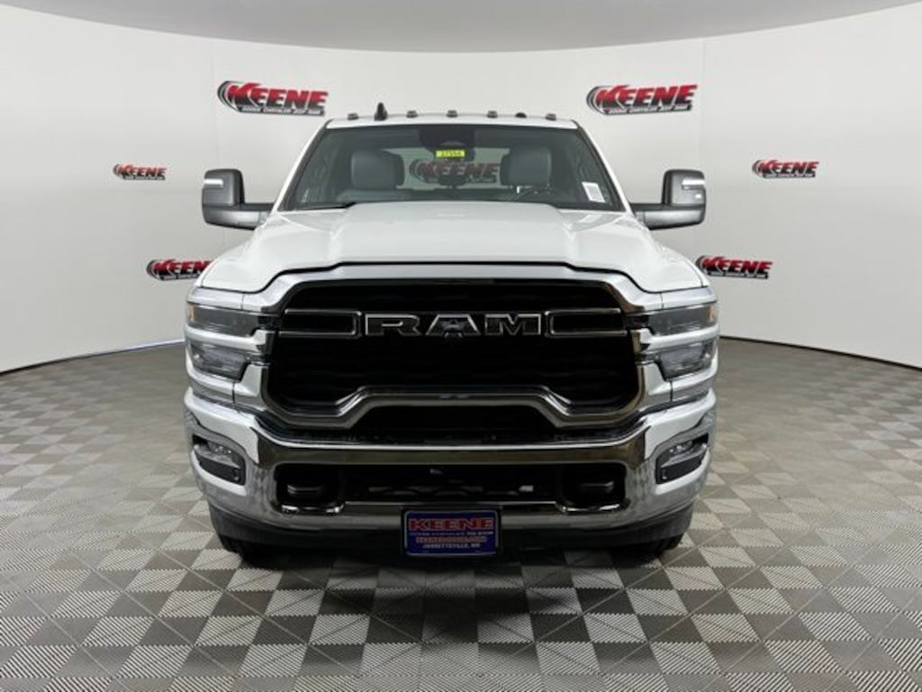 New 2026 Ram 2500 TRADESMAN CREW CAB 4X4 6'4 BOX Pickup