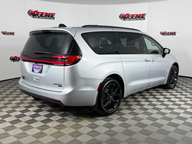 New 2026 Chrysler Pacifica LIMITED AWD Passenger Van