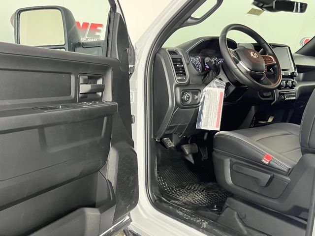 2026 RAM 3500 Chassis Tradesman - Photo 23