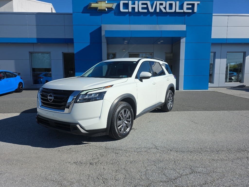 2025 Nissan Pathfinder SV