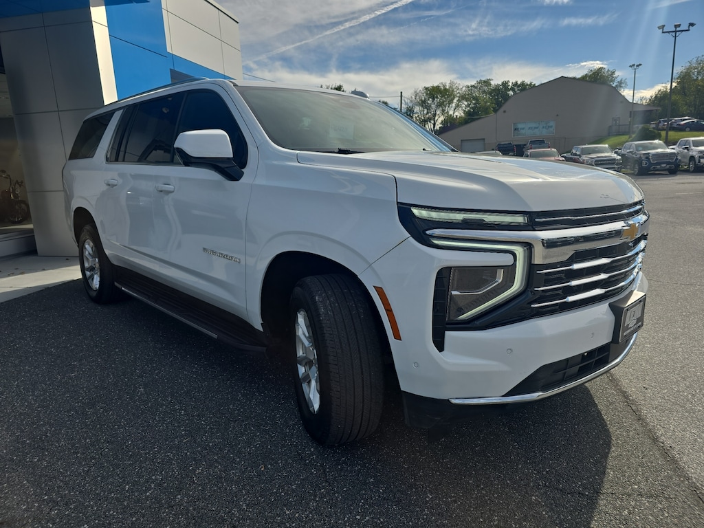 Used 2025 Chevrolet Suburban LT SUV