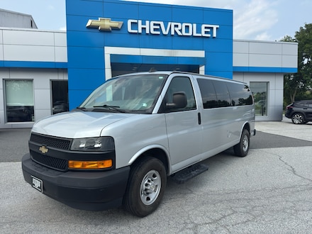 2020 Chevrolet Express Passenger 3500 1LS Van Extended Passenger Van
