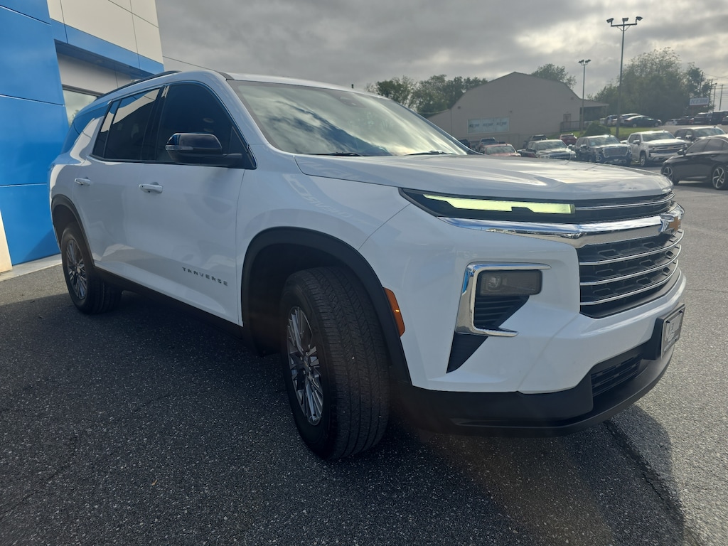 Used 2026 Chevrolet Traverse LT SUV