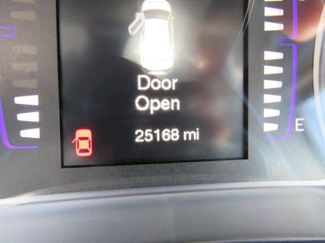 2017 Chrysler 200 Limited - Photo 14