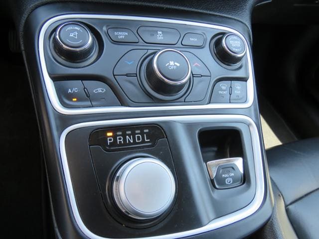 2017 Chrysler 200 Limited - Photo 16