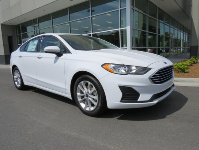 New 2019 Ford Fusion SE Sedan near Belmont