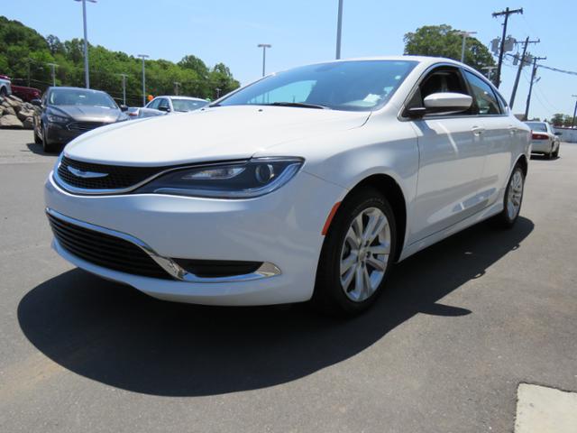 2017 Chrysler 200 Limited - Photo 7