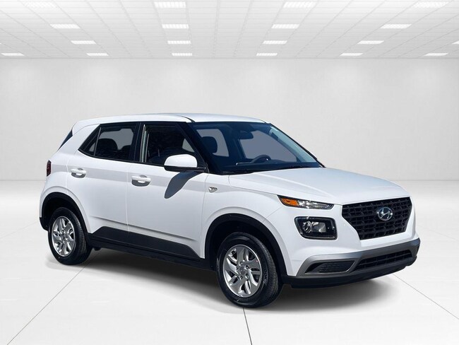 New 2026 Hyundai Venue SE SUV near Belmont