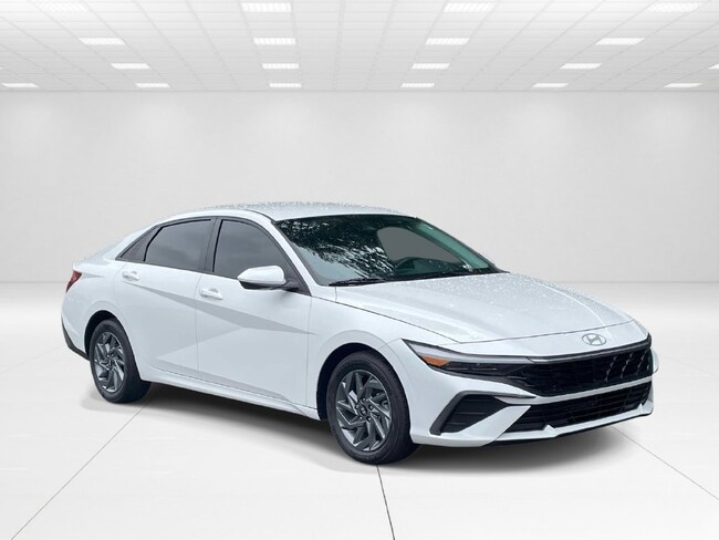 2024 Hyundai Elantra SEL Sedan