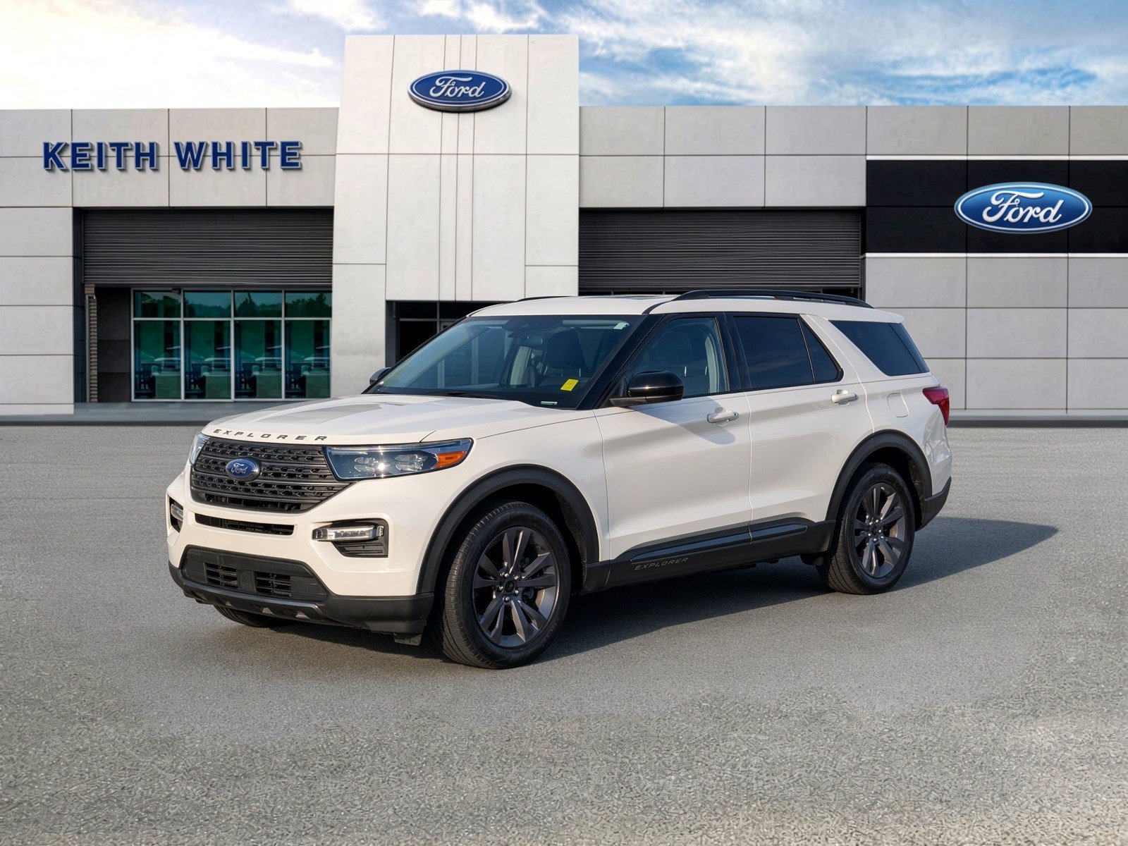 2023 Ford Explorer XLT SUV
