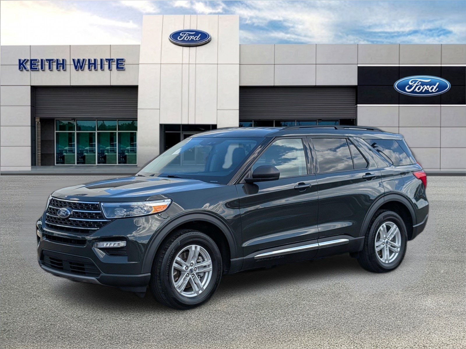 2023 Ford Explorer SUV 