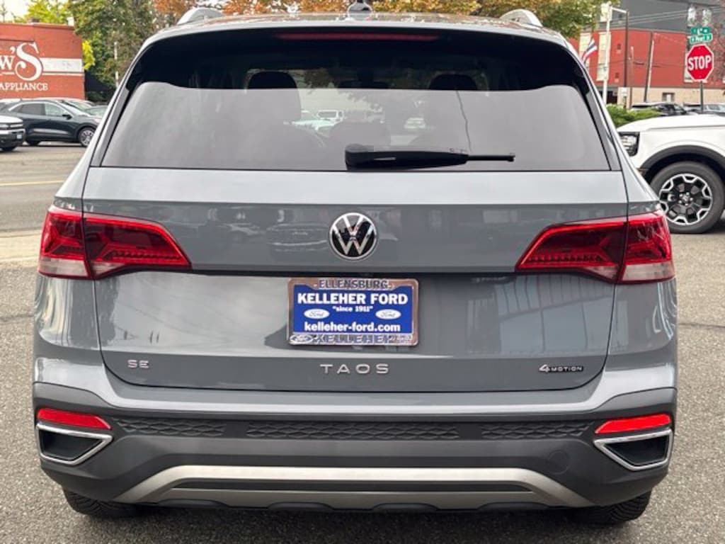 Used 2023 Volkswagen Taos 1.5T SE SUV