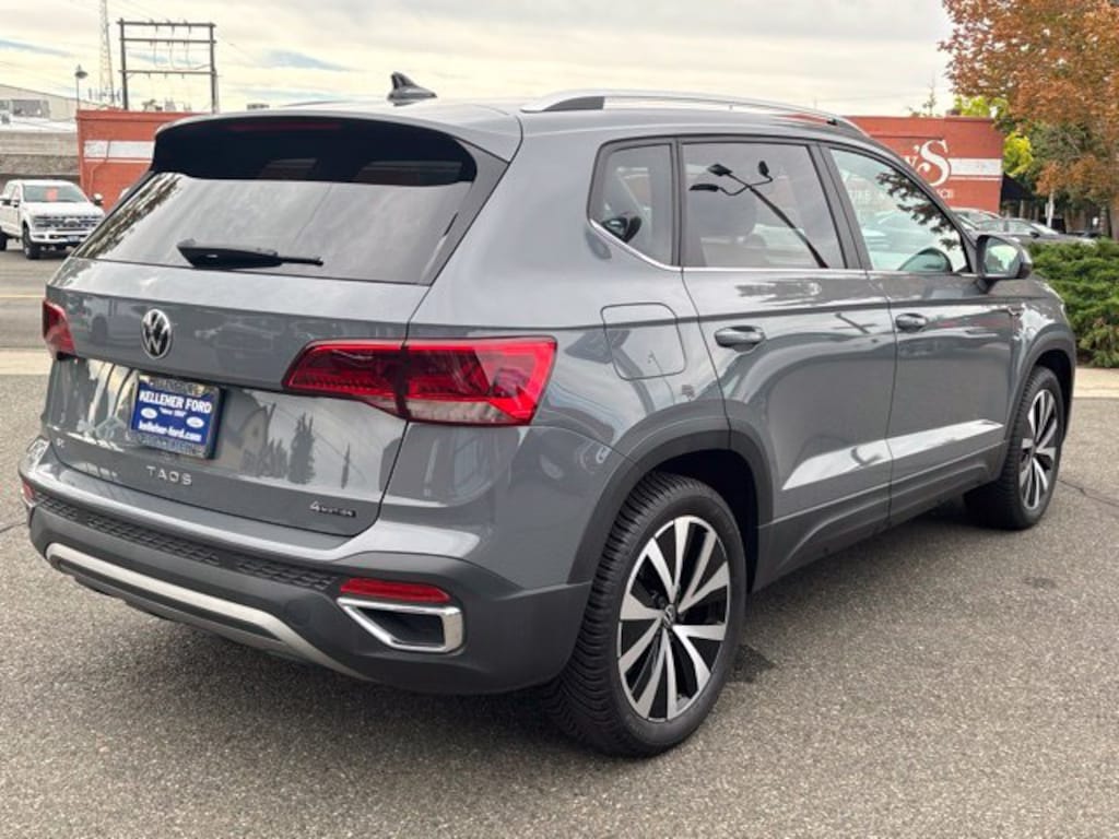 Used 2023 Volkswagen Taos 1.5T SE SUV