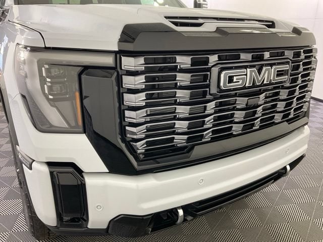 2026 GMC Sierra 3500HD Denali Ultimate - Photo 10