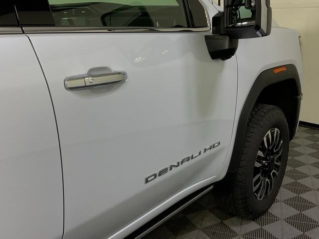 2026 GMC Sierra 3500HD Denali Ultimate - Photo 9