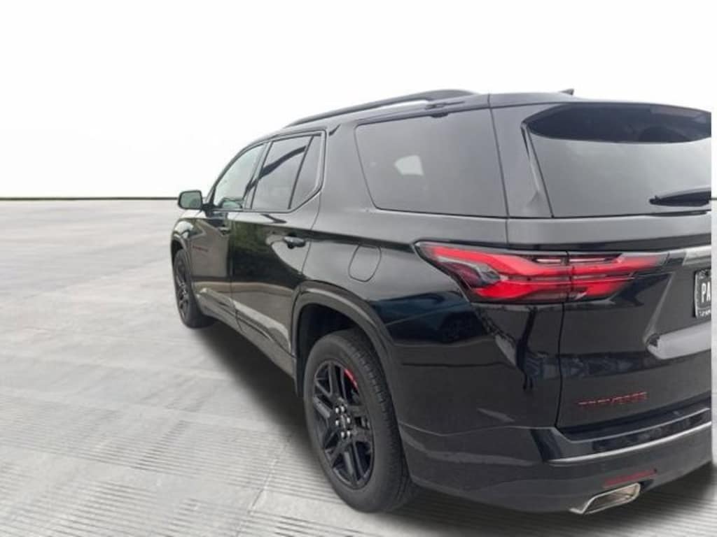 Used 2023 Chevrolet Traverse Premier SUV