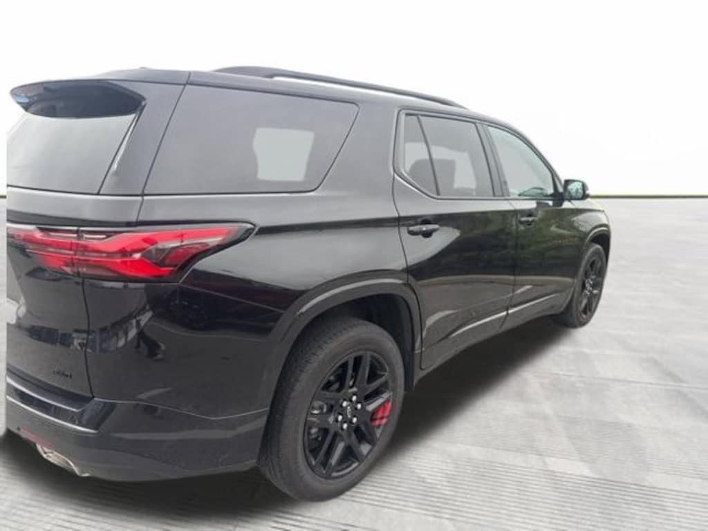 Used 2023 Chevrolet Traverse Premier SUV