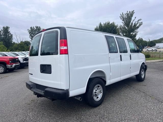 2025 Chevrolet Express Cargo Work Van - Photo 11