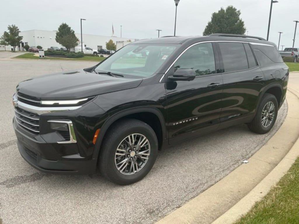 Used 2024 Chevrolet Traverse LT SUV