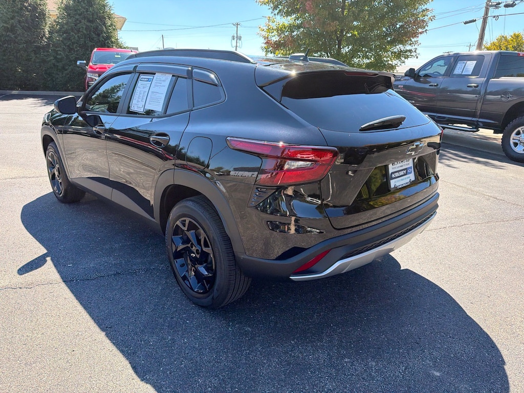 Used 2026 Chevrolet Trax LT SUV