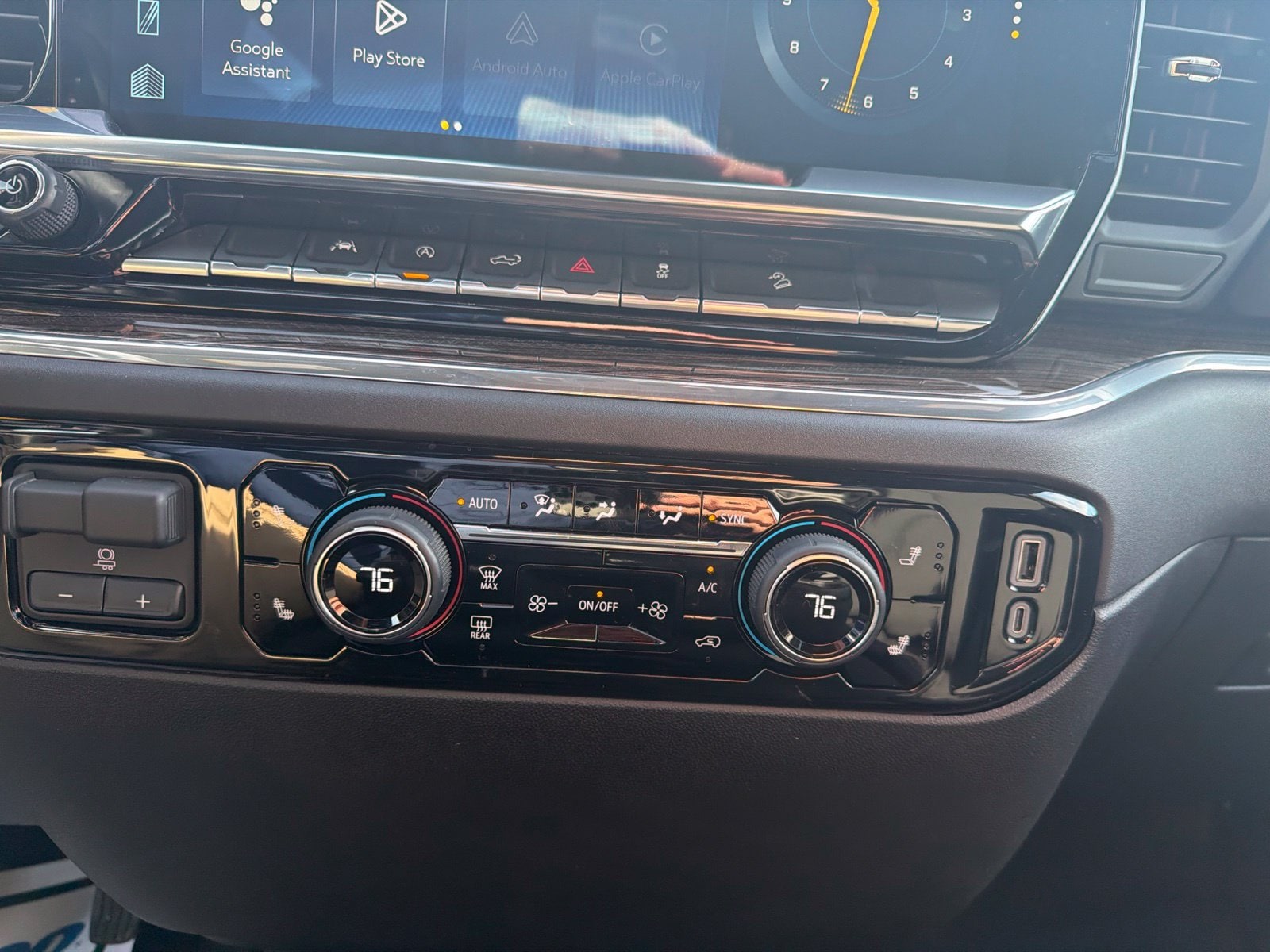 2024 Chevrolet Silverado 1500 RST - Photo 15