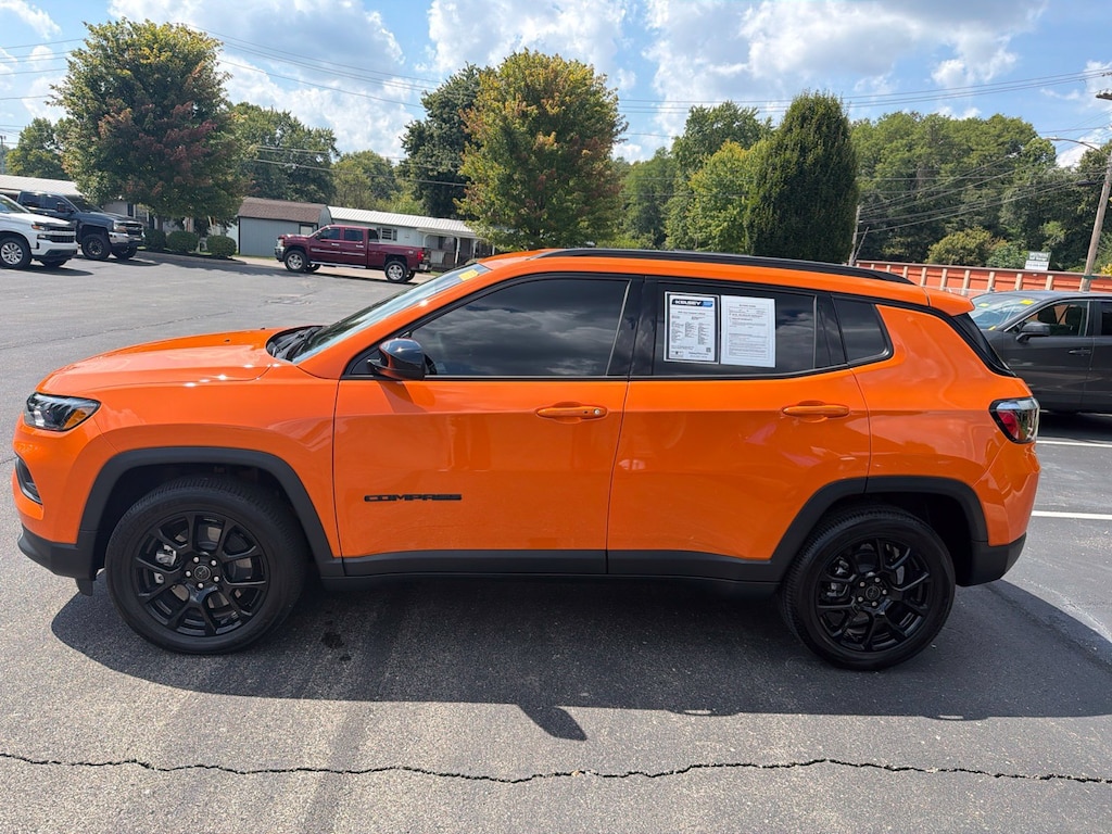 Used 2026 Jeep Compass Latitude Altitude SUV