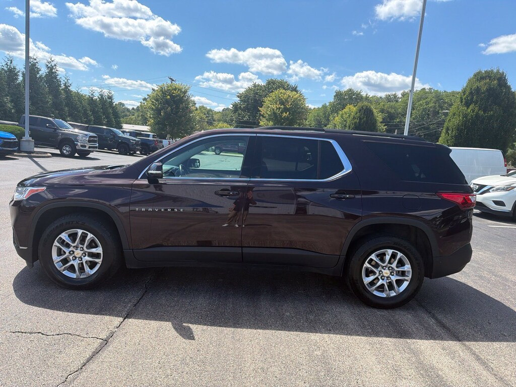 Used 2020 Chevrolet Traverse LT Cloth SUV