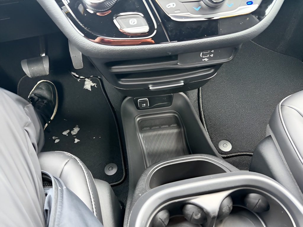 2026 Chrysler Pacifica Select - Photo 20