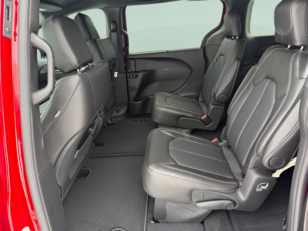 2026 Chrysler Pacifica Select - Photo 16