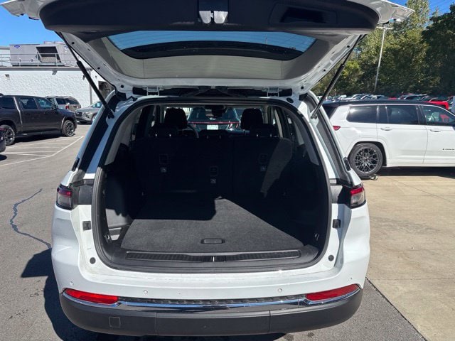 2023 Jeep Grand Cherokee Laredo - Photo 25