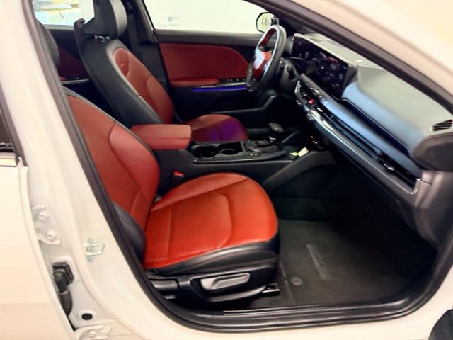 2025 Kia K4 GT-Line Turbo - Photo 38