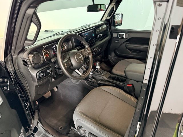 2025 Jeep Gladiator Nighthawk - Photo 15